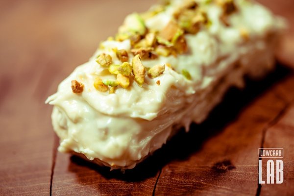 Protein-Bar-with-Pistachios-06-LowCarbLab